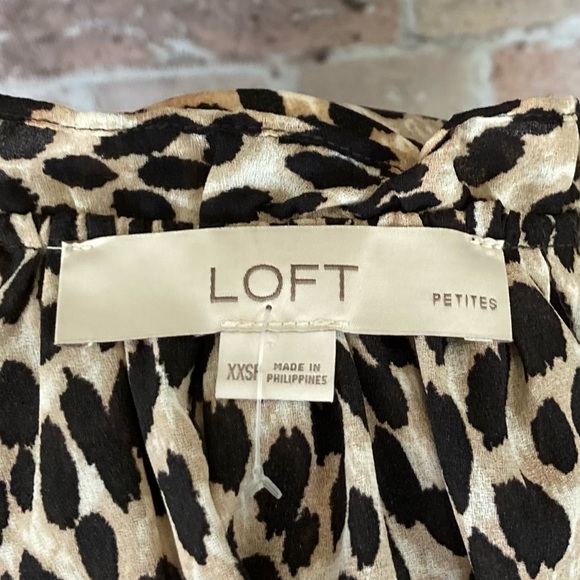 Loft Petites Animal Print Short Puffed Sleeve Popover Blouse Sz XXS - Picture 7 of 8